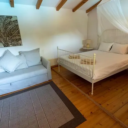 بيت للعطل Glamping With Mineral Pool Near Sofia,plovdiv *