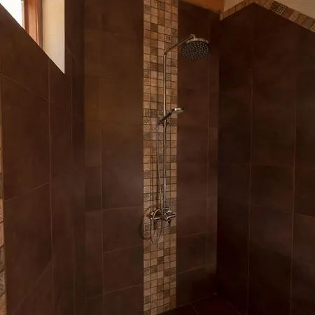 Glamping With Mineral Pool Near Sofia,plovdiv بيت للعطل *