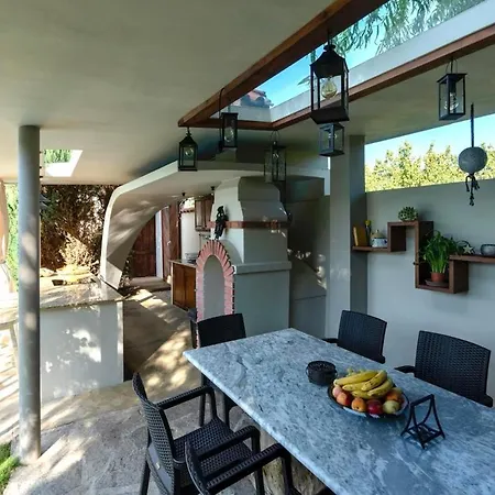 بيت للعطل Glamping With Mineral Pool Near Sofia,plovdiv Belovo