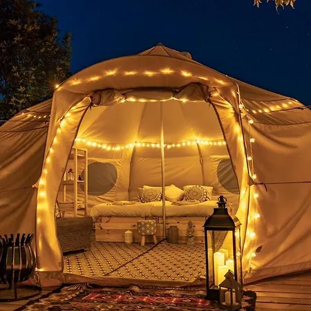 بيت للعطل Glamping With Mineral Pool Near Sofia,plovdiv