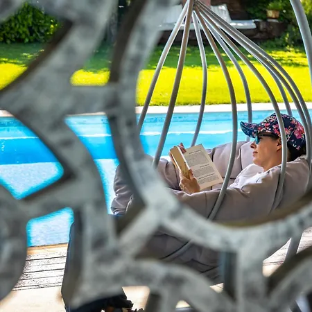 Дом отдыха Glamping With Mineral Pool Near Sofia,plovdiv Belovo