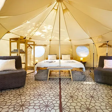 Дом отдыха Glamping With Mineral Pool Near Sofia,plovdiv