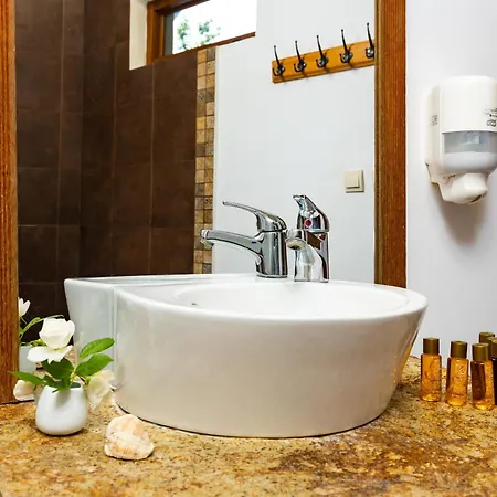 Дом отдыха Glamping With Mineral Pool Near Sofia,plovdiv Belovo