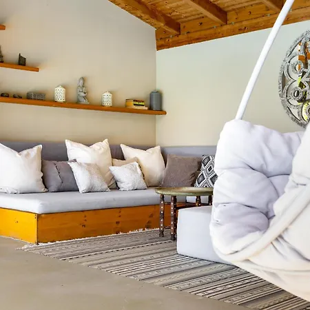 Дом отдыха Glamping With Mineral Pool Near Sofia,plovdiv Belovo