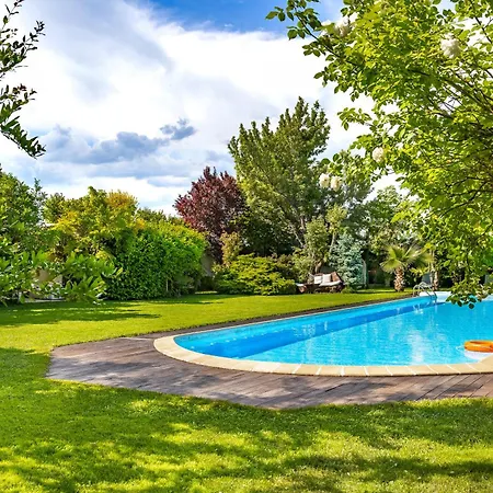 Glamping With Mineral Pool Near Sofia,plovdiv Дом отдыха