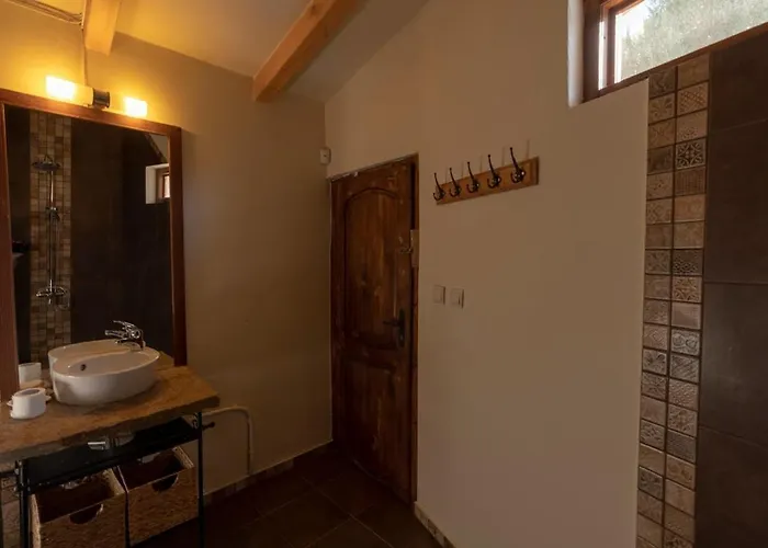 بيت للعطل Glamping With Pool Near Sofia,plovdiv Belovo